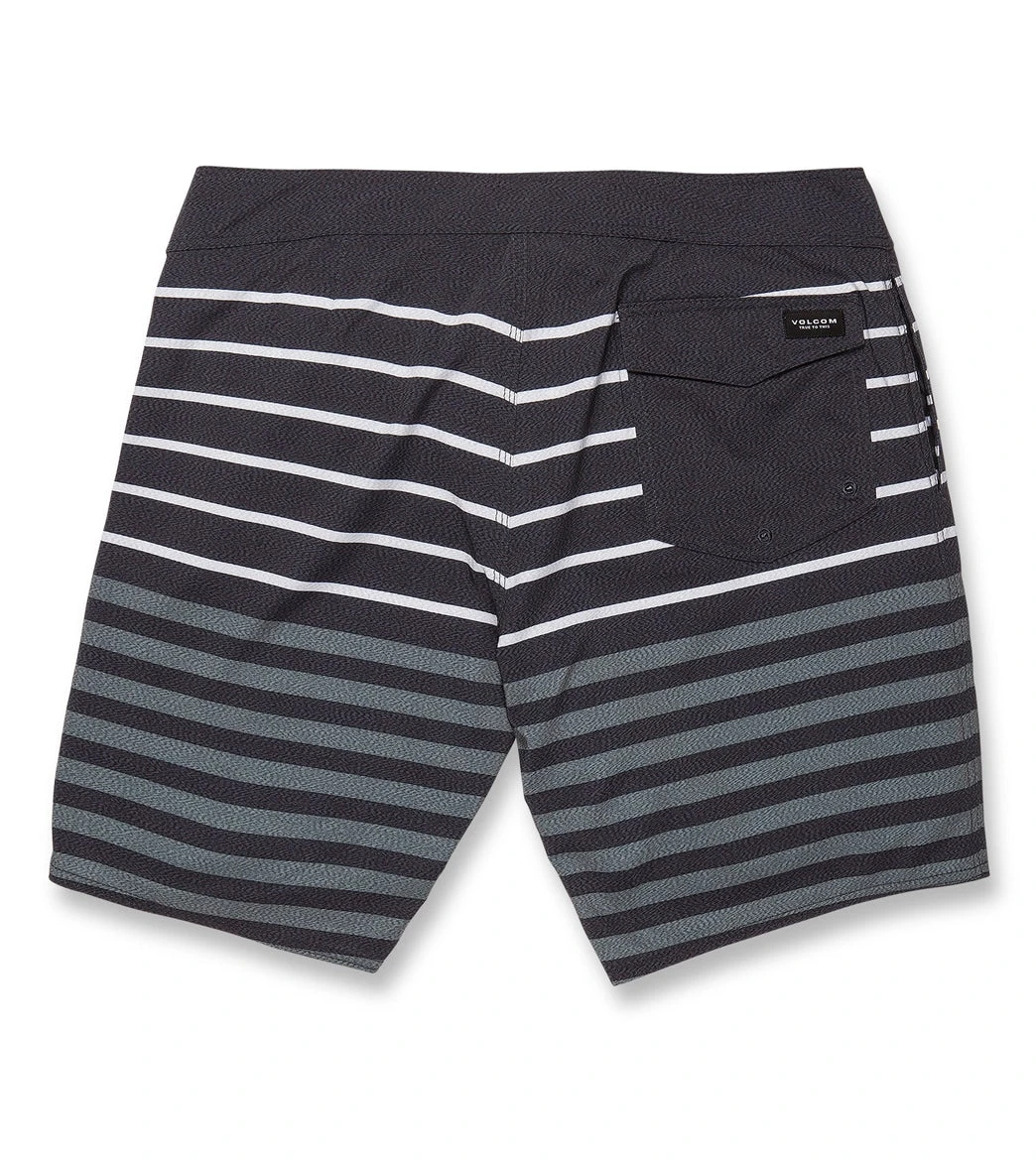 Volcom Men's 19" Quarta Static Mod Board Shorts - Image 2